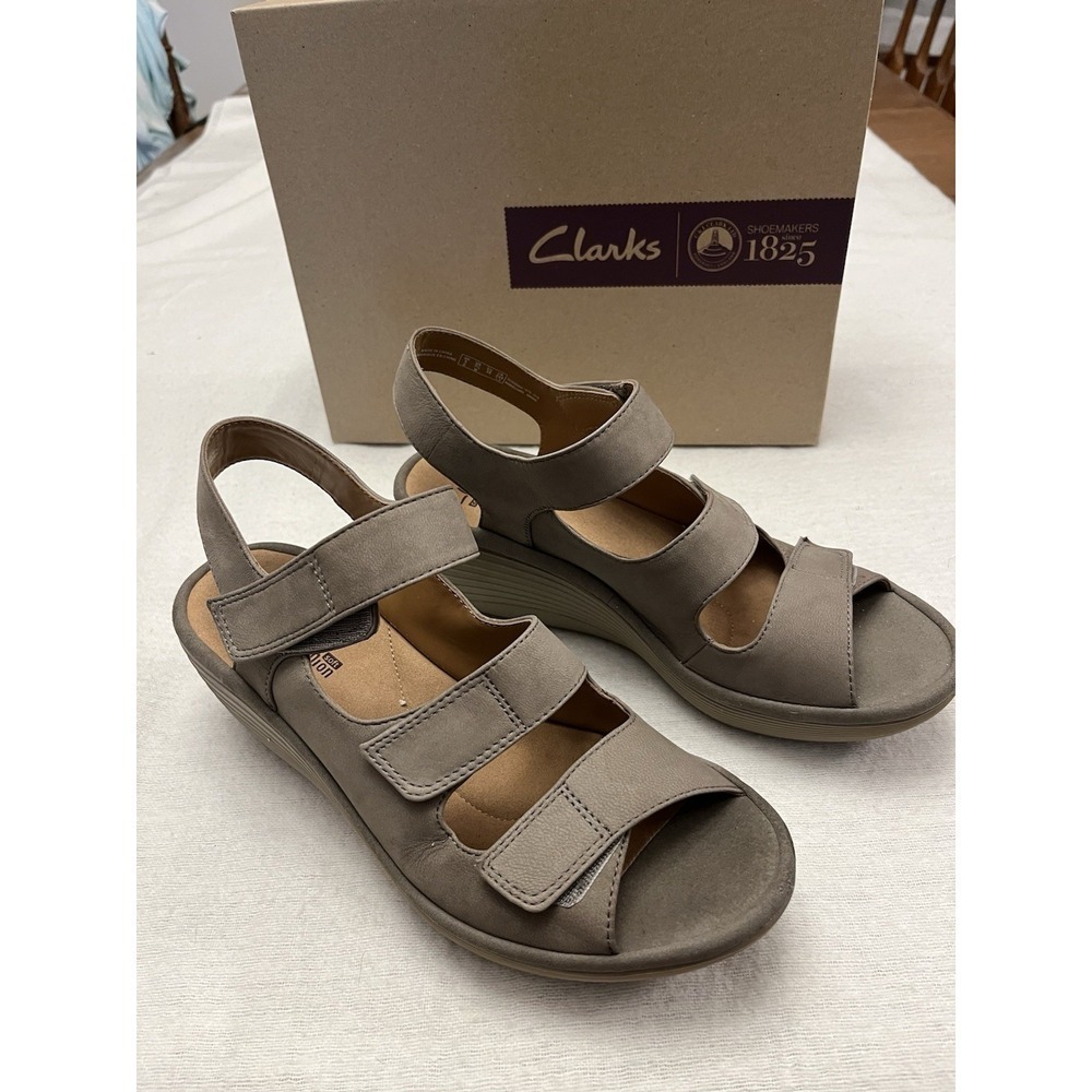 Clarks Sandal Reedly Juno Nubuck Triple Strap Comfort Wedge Tan 7.5